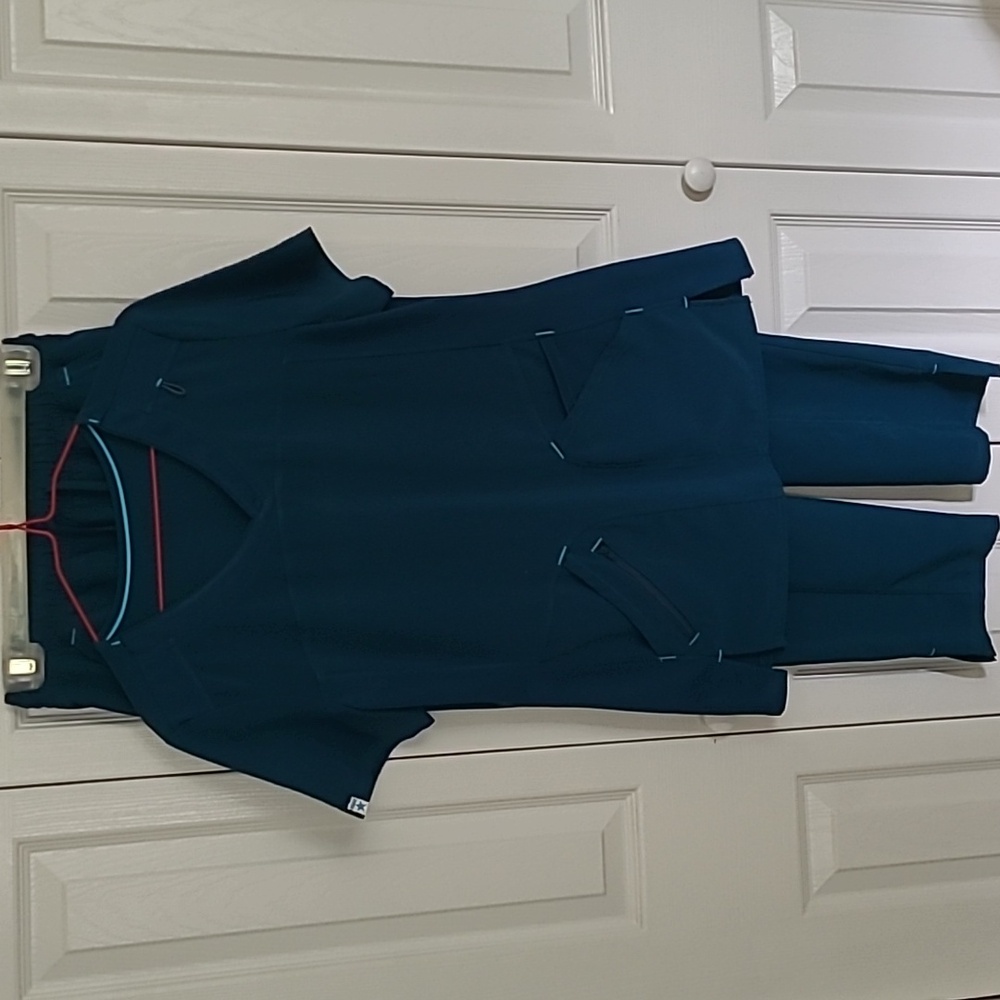 Scrubstar scrub set